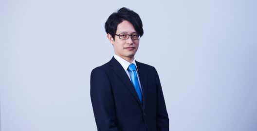 味香直希弁護士がインタビュイーを務めた「弁護士に聞く！投資詐欺の事例と注意点」と題する記事が、グリーンモンスター株式会社提供の体験型投資学習スマホアプリ内で公開