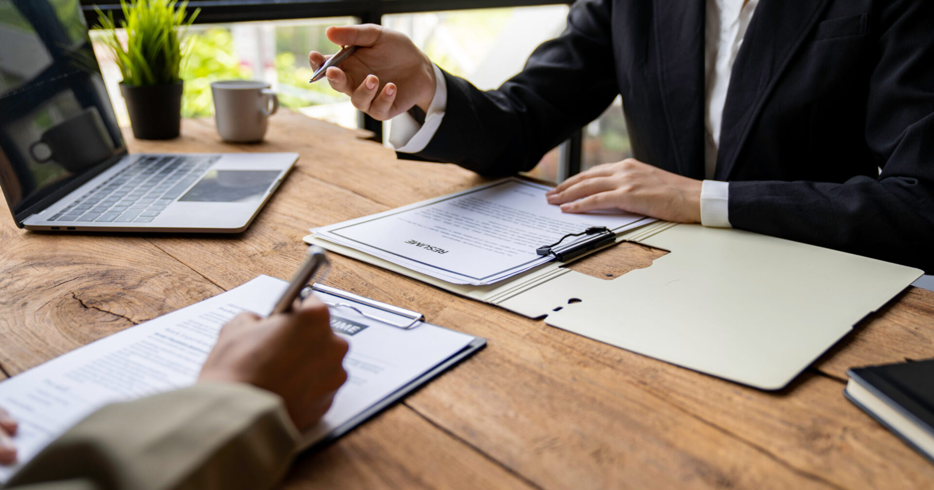 スタートアップの競争戦略における知的財産とは？業界構造・参入障壁・交渉力への影響を解説