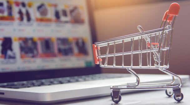 ECサイトの模倣品・偽物対応｜証拠保存から削除申告・警告書までの初動を解説